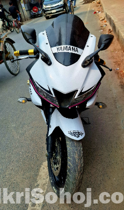 Yamaha R15 v3